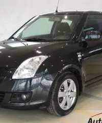 SUZUKI SWIFT 1.3 DDIS GL 75 CV Idonea per neopatentati + Climatizzatore + Cerchi in lega + ABS + Vol SUZUKI SWIFT 1.3 DDIS GL 75 CV Idonea per neopatentati + Climatizzatore + Cerchi in lega + ABS + Vol
