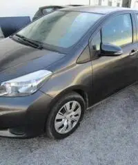 TOYOTA Yaris 1.0 5 porte Active TOYOTA Yaris 1.0 5 porte Active