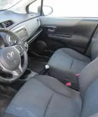 TOYOTA Yaris 1.0 5 porte Active TOYOTA Yaris 1.0 5 porte Active