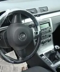 VOLKSWAGEN Passat Var. 2.0 TDI Comfortline BM.Tech. VOLKSWAGEN Passat Var. 2.0 TDI Comfortline BM.Tech.