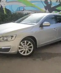 Volvo V60 D2 2.0 120 cv Momentum