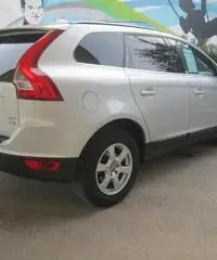 Volvo XC60 2.4 D 175 CV FWD DRIVe Momentum