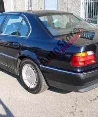 BMW 740 i 4.4 cat