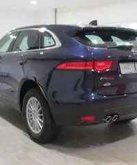 JAGUAR F-Pace 2.0d AWD PURE 180 CV AUTOMATICO MODEL YEARS 2016