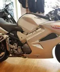 Honda vfr 800 vtec