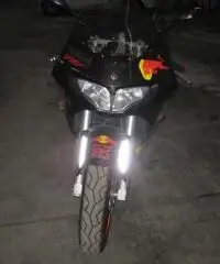 MOTO YAMAHA FZR