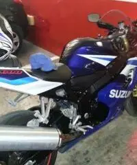 SUZUKI GSX tipo veicolo Super Sportive cc 600