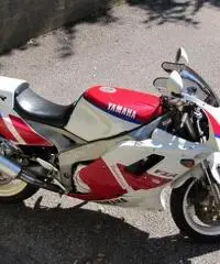 YAMAHA FZR 1000 EXUP FMI vespa lambrette altre moto epoca YAMAHA FZR 1000 EXUP FMI vespa lambrette altre moto epoca