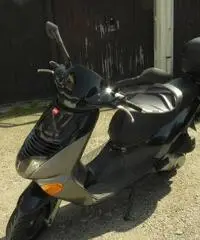 Vendo scooter Aprilia Leonardo 125