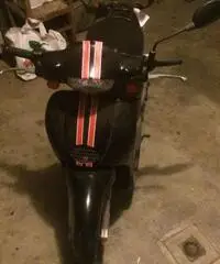 Aprilia Scarabeo 50 De Luxe del 2000 km 22640 con bauletto