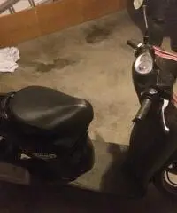 Aprilia Scarabeo 50 De Luxe del 2000 km 22640 con bauletto