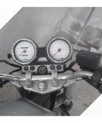 Kawasaki ZR 7 - 2001