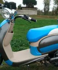 scooter elettrico grigio satinato ultimo modello digitale no assicuraz