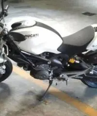DUCATI  Monster tipo veicolo Naked cc 696