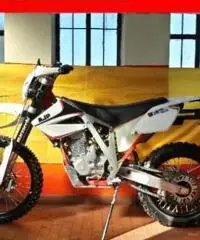 AJP MOTOS PR4 Enduro Pro 240 Bianco - 541 AJP MOTOS PR4 Enduro Pro 240 Bianco - 541