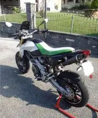 aprilia dorsoduro 750
