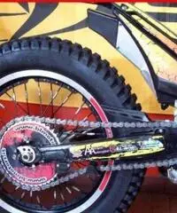 BETAMOTOR Evo 300 2T rosso-bianco - 3000 BETAMOTOR Evo 300 2T rosso-bianco - 3000