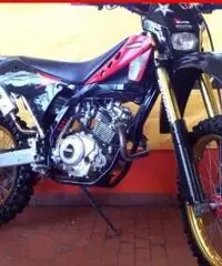 FANTIC MOTOR Caballero 125 Rosso Nero - 6400 FANTIC MOTOR Caballero 125 Rosso Nero - 6400