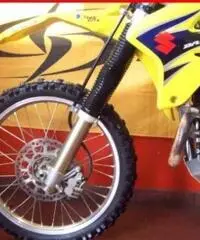 SUZUKI DR-Z 400 Giallo - 10479 SUZUKI DR-Z 400 Giallo - 10479