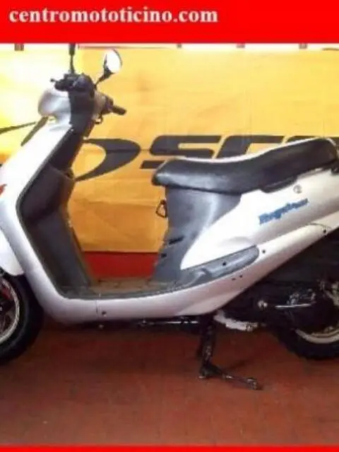 SYM Megalo 125 grigio - 4770 SYM Megalo 125 grigio - 4770