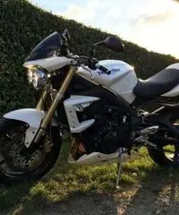 Triumph Street Triple DEPOTENZIATA 2011 - 15844 km Triumph Street Triple DEPOTENZIATA 2011 - 15844 km