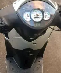 Scooter 150 come nuovo. Asta libera. Offerta minima 690 €