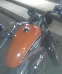 Harley-Davidson 883
