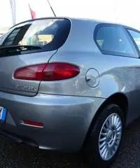 ALFA ROMEO 147 1.6 16V TS (105) 3 porte Distinctive