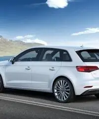 AUDI A3 SPB 1.6 TDI S tronic Sport
