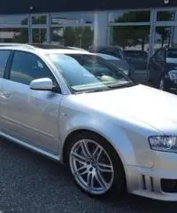 AUDI RS4 4.2 V8 Avant quattro + CARBOCERAMIK + TETTO + XENO