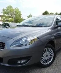 FIAT Croma 1.8 Mpi 16V Active FIAT Croma 1.8 Mpi 16V Active