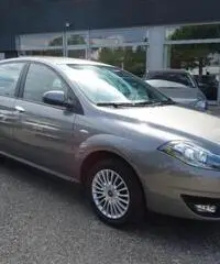 FIAT Croma 1.8 Mpi 16V Active FIAT Croma 1.8 Mpi 16V Active