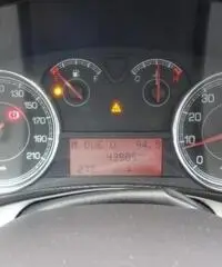 FIAT Croma 1.8 Mpi 16V Active FIAT Croma 1.8 Mpi 16V Active