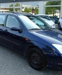 FORD Focus 1.6i 16v cat SW Ambiente FORD Focus 1.6i 16v cat SW Ambiente
