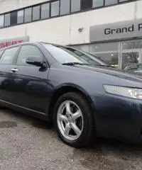 HONDA Accord 2.2 i-CTDi Tour. Exec. HONDA Accord 2.2 i-CTDi Tour. Exec.