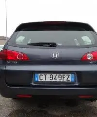 HONDA Accord 2.2 i-CTDi Tour. Exec. HONDA Accord 2.2 i-CTDi Tour. Exec.