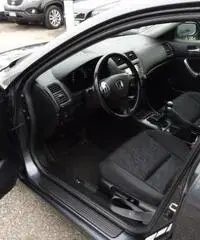 HONDA Accord 2.2 i-CTDi Tour. Exec. HONDA Accord 2.2 i-CTDi Tour. Exec.