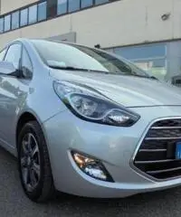 HYUNDAI iX20 1.4 CRDI 90 CV Comfort HYUNDAI iX20 1.4 CRDI 90 CV Comfort