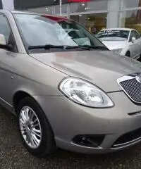 LANCIA Ypsilon 1.2 E-Collection LANCIA Ypsilon 1.2 E-Collection