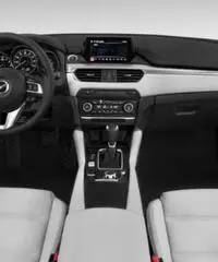 MAZDA 6 2.0L Skyactiv-G 4p. Evolve MAZDA 6 2.0L Skyactiv-G 4p. Evolve