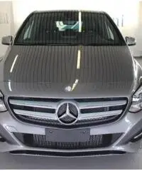 MERCEDES-BENZ B 180 d SPORT