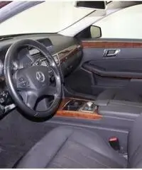 MERCEDES-BENZ E 200 CDI BlueEFFICIENCY Elegance MERCEDES-BENZ E 200 CDI BlueEFFICIENCY Elegance