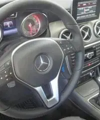 MERCEDES-BENZ GLA 180 Executive MERCEDES-BENZ GLA 180 Executive