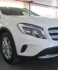 MERCEDES-BENZ GLA 180 Executive MERCEDES-BENZ GLA 180 Executive