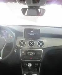 MERCEDES-BENZ GLA 180 Executive MERCEDES-BENZ GLA 180 Executive