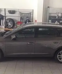SEAT Leon 1.6 TDI 105 CV ST Start/Stop Style