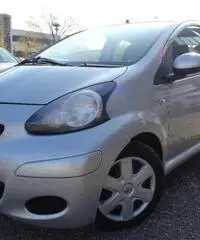 TOYOTA Aygo 1.0 12V VVT-i 5 porte Sol TOYOTA Aygo 1.0 12V VVT-i 5 porte Sol