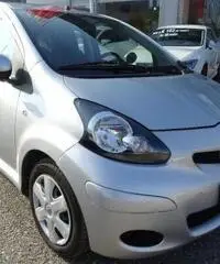 TOYOTA Aygo 1.0 12V VVT-i 5 porte Sol TOYOTA Aygo 1.0 12V VVT-i 5 porte Sol