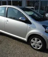 TOYOTA Aygo 1.0 12V VVT-i 5 porte Sol TOYOTA Aygo 1.0 12V VVT-i 5 porte Sol