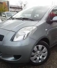 TOYOTA Yaris 1.0 5 porte Sol TOYOTA Yaris 1.0 5 porte Sol